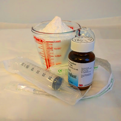 Probiotic implant and alkalising colonic with bicarbonate of soda