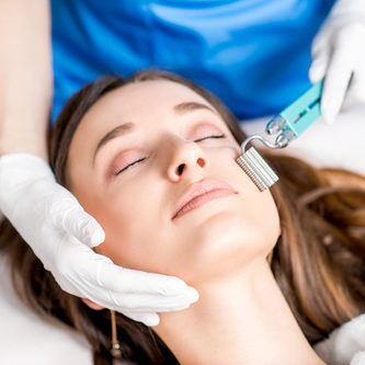 Six sessions of facial Micro-Needling with Dermal Roller SR