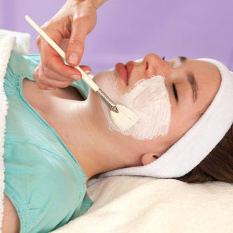 Mild facial mandelic acid peel