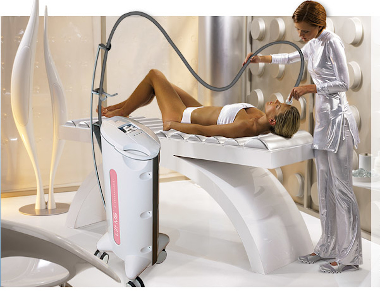 Liftmassage by Endermologie for ageing skin of face lpg Endermolift
