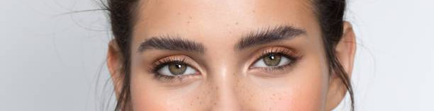 Eyebrow Design / Shape / Semi-permanent make-up